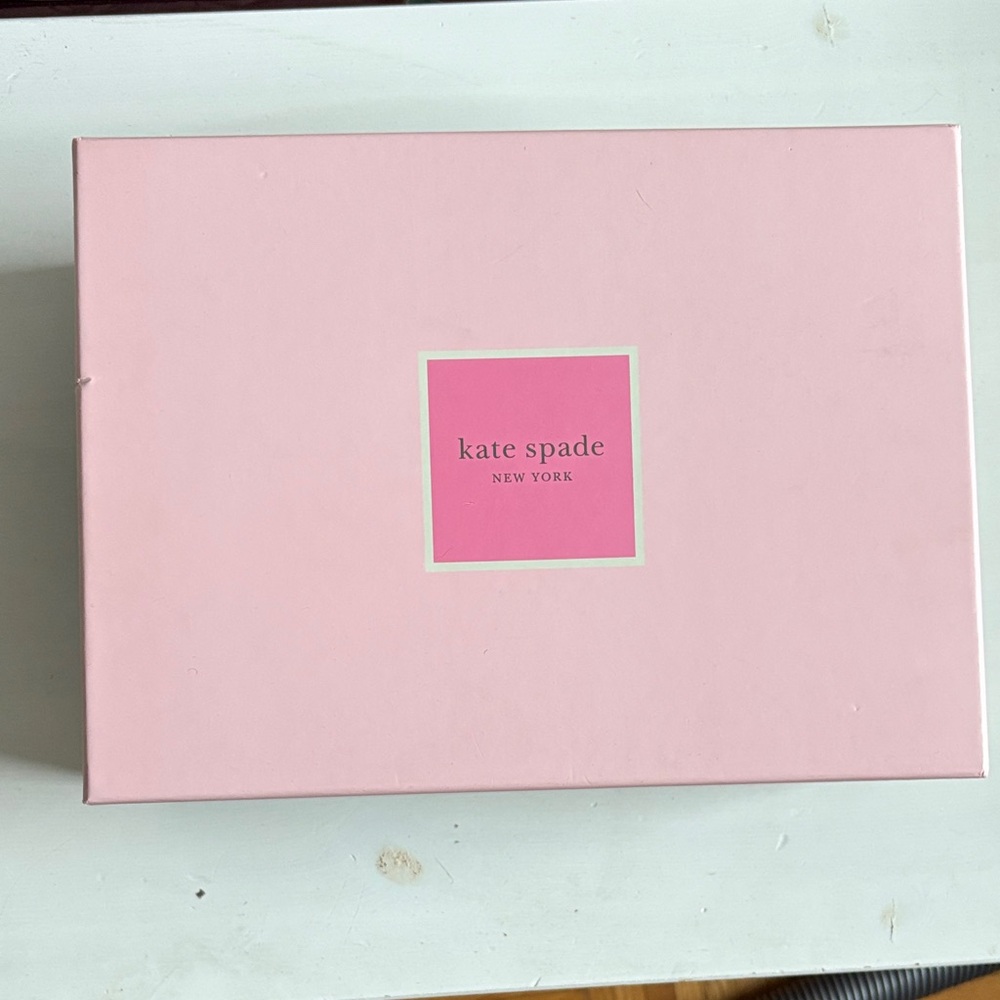 ♠️ Kate Spade pink, green and gold shoe box